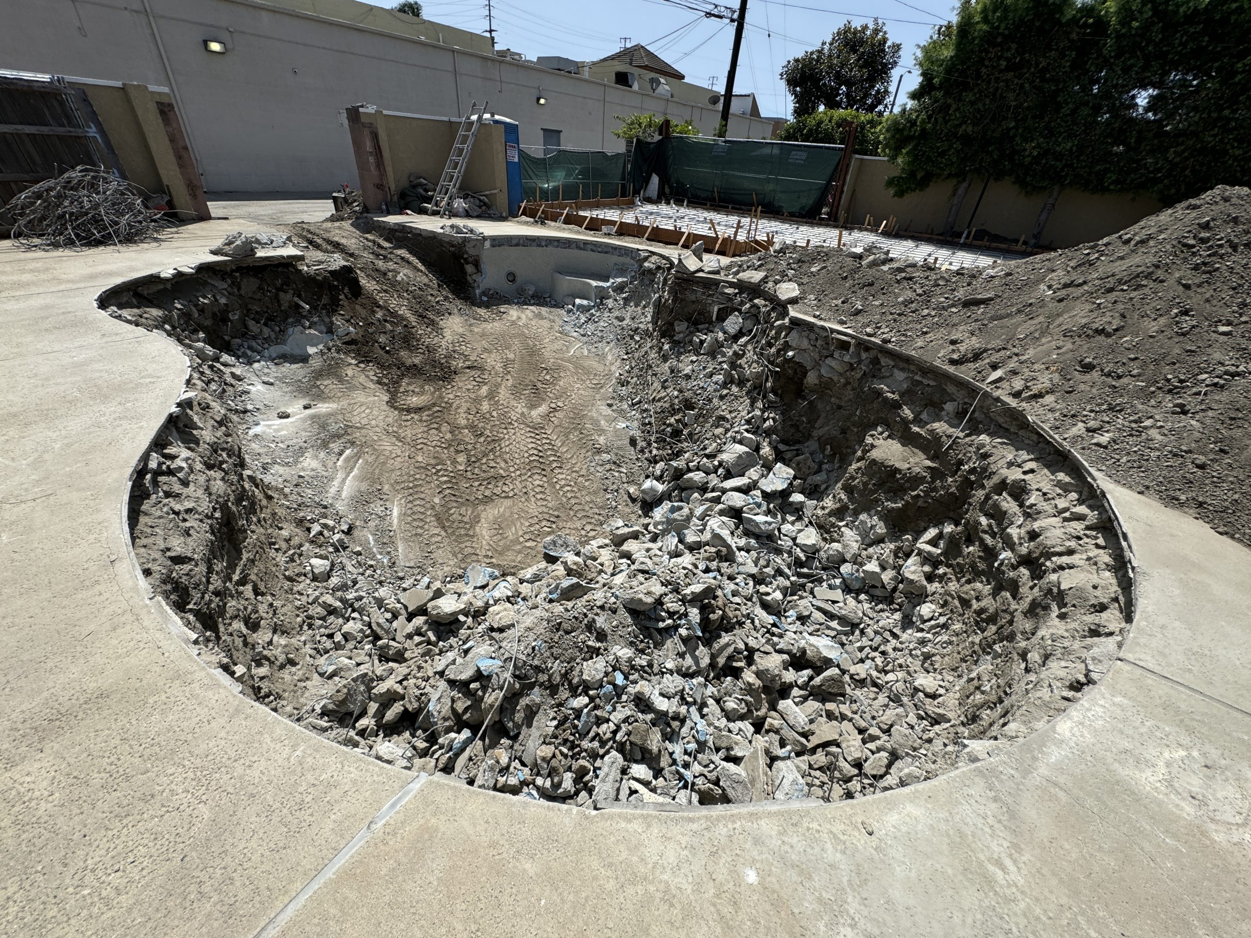pool demolition timeframe in Los Angeles